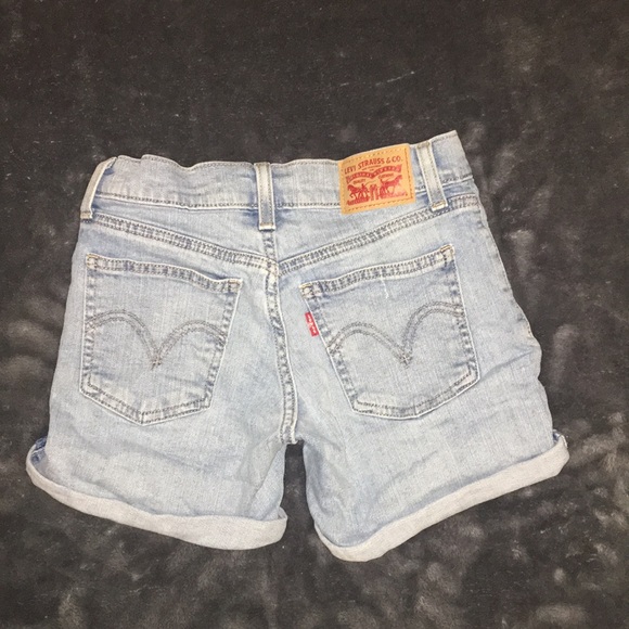 Levi’s (stretchy)24 - Picture 1 of 7